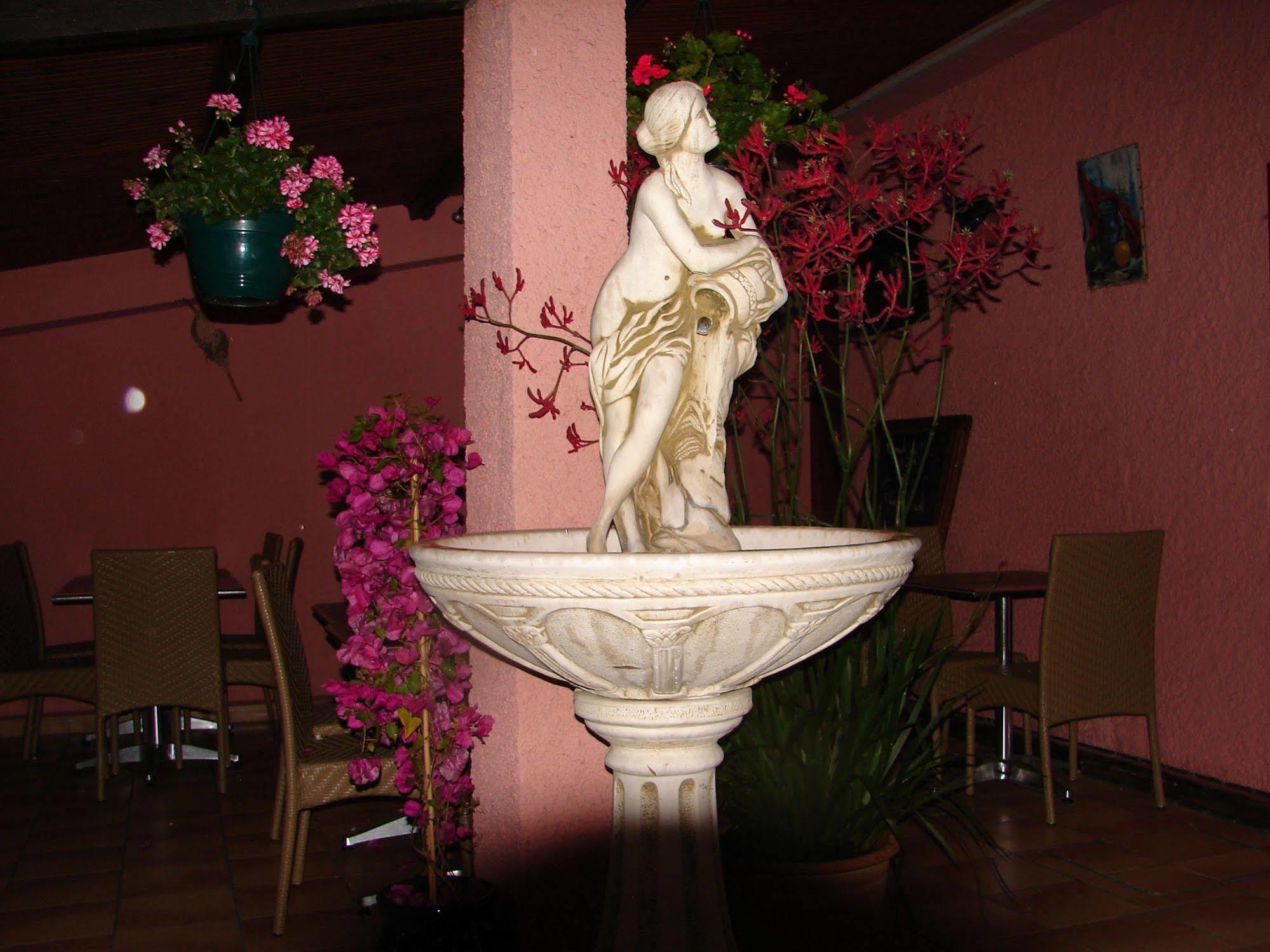 Logis Hotel Restaurant Les Charmettes Аржель-сюр-Мер Экстерьер фото