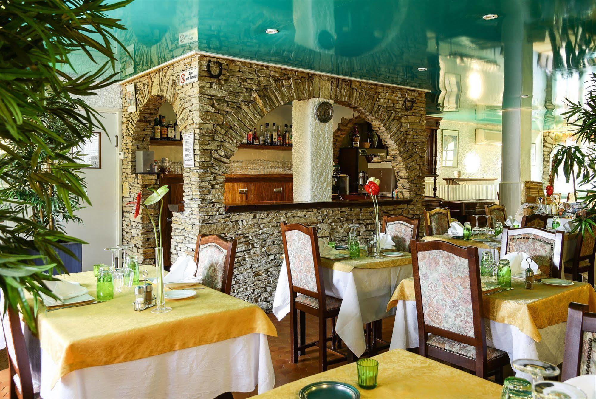 Logis Hotel Restaurant Les Charmettes Аржель-сюр-Мер Экстерьер фото